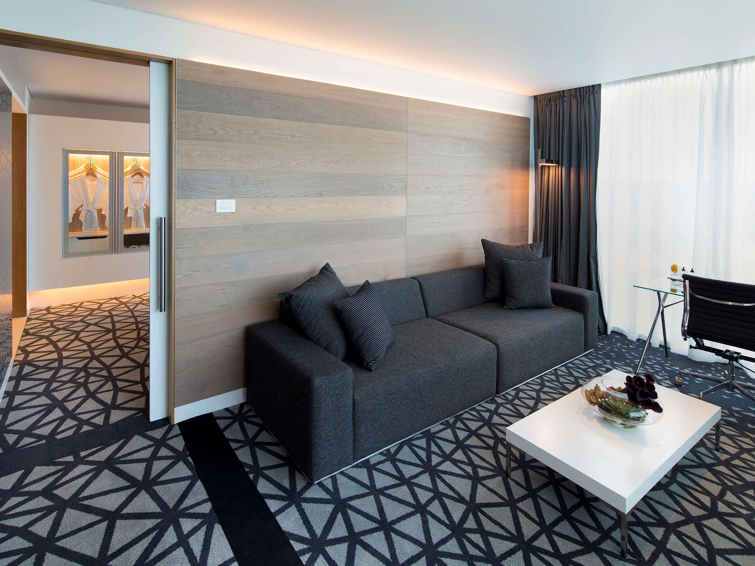 พูลแมน ซิดนีย์ แอร์พอร์ต Hotel ภายนอก รูปภาพ A suite at the hotel
