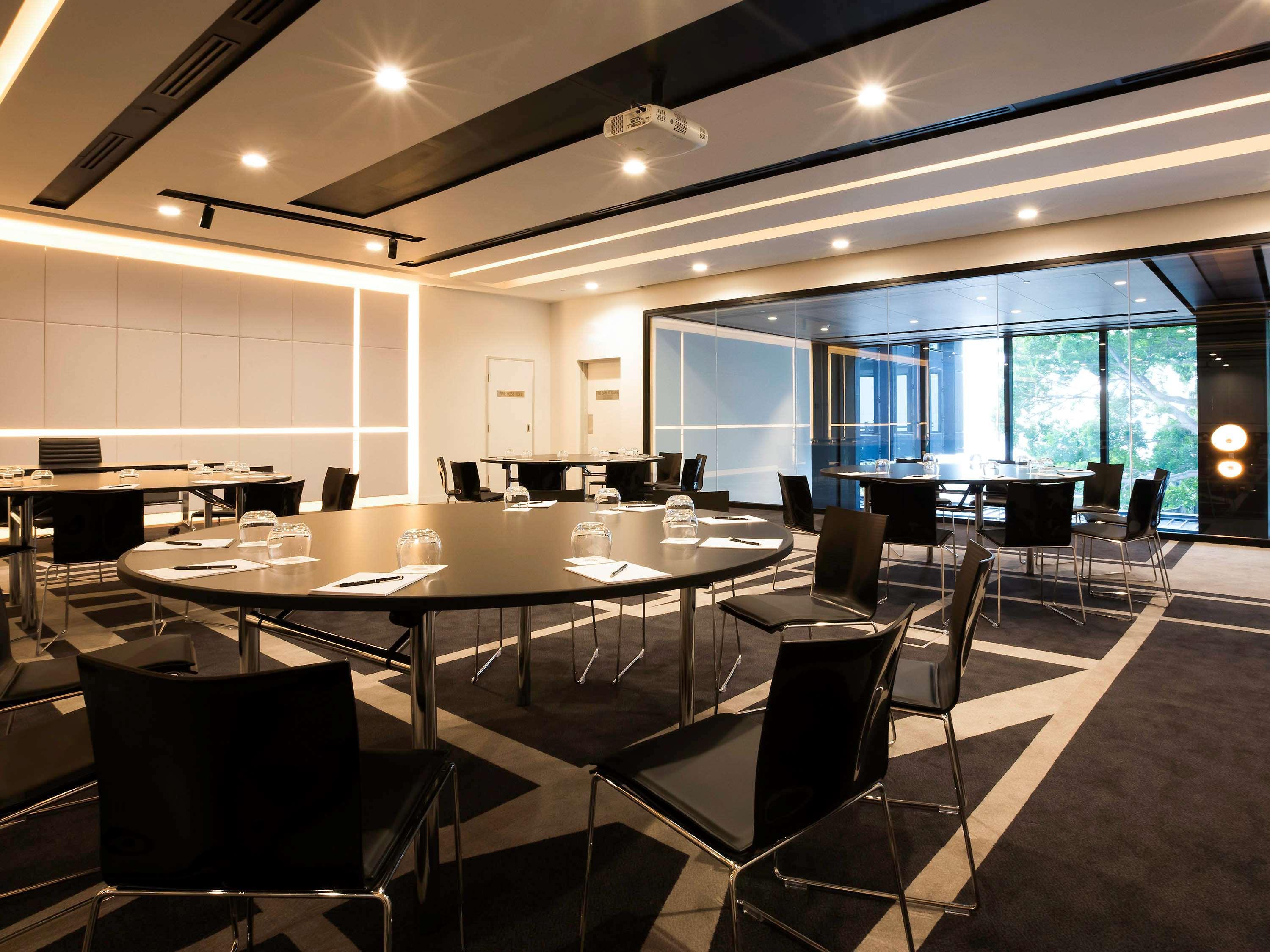 พูลแมน ซิดนีย์ แอร์พอร์ต Hotel ภายนอก รูปภาพ The meeting room