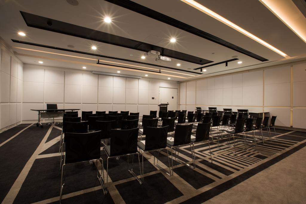 พูลแมน ซิดนีย์ แอร์พอร์ต Hotel ภายนอก รูปภาพ The meeting room